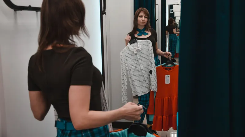 Ten Square Feet of Truth: Inside the Fitting Room's Silent Negotiations